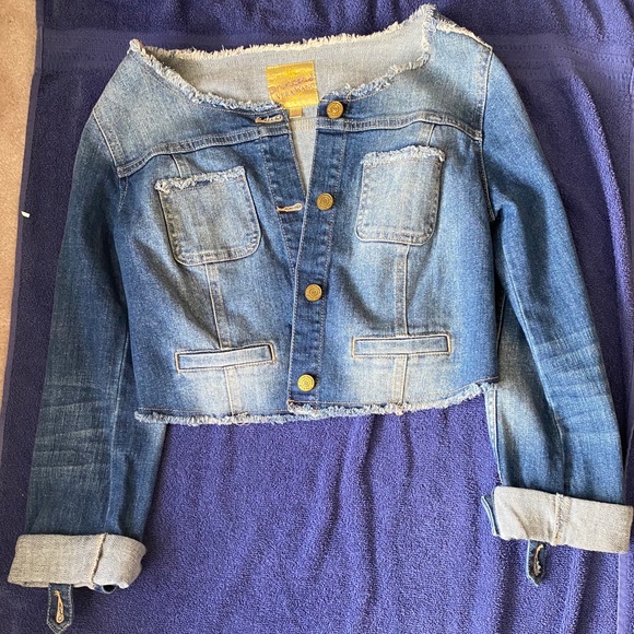 Jean jacket - Picture 1 of 1